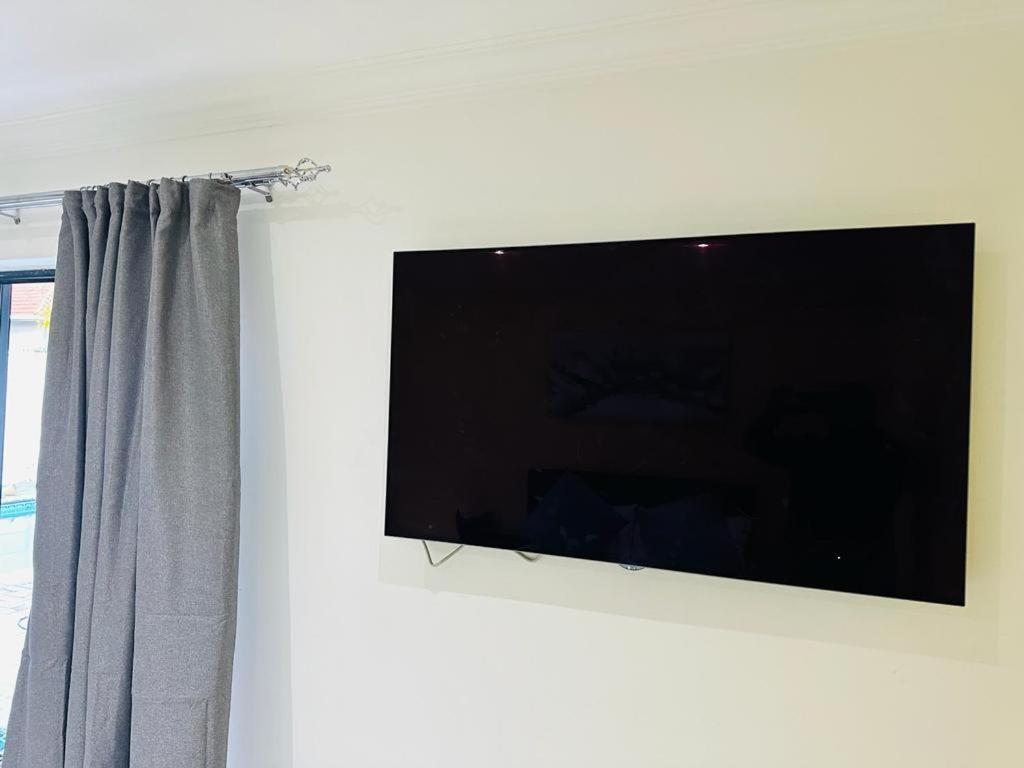 Deluxe Double Room Shower