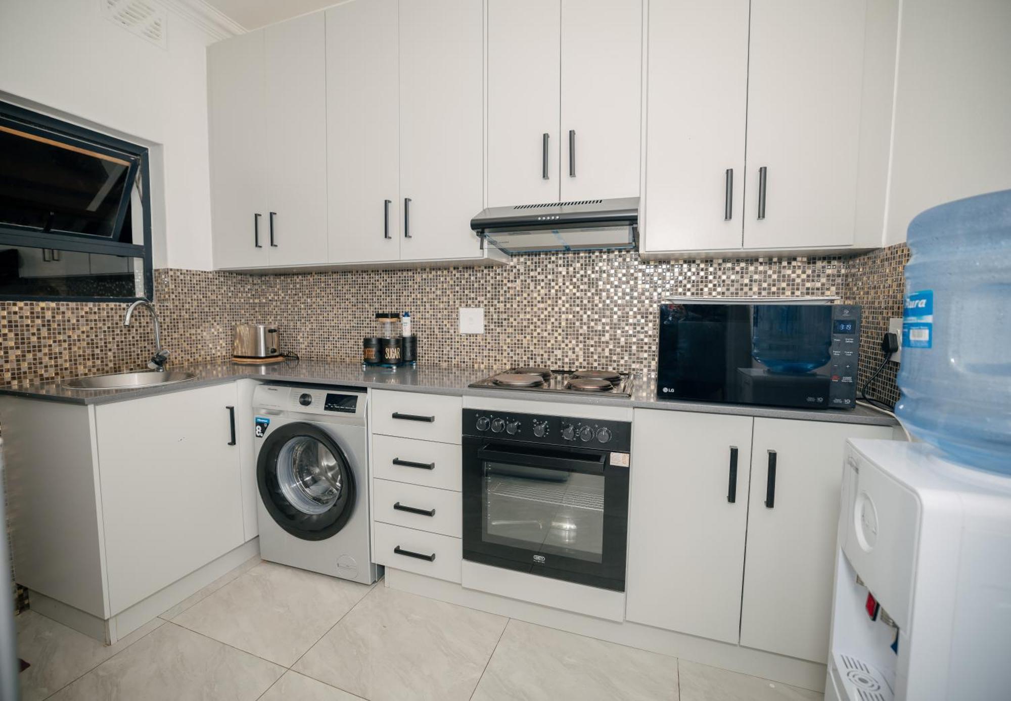 Deluxe Double Room Shower